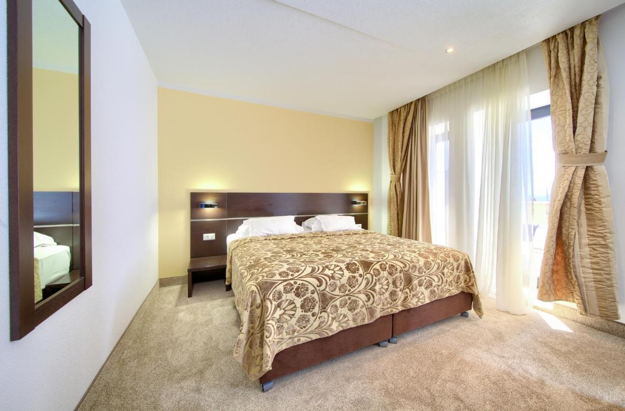 Hotel Marina Krk Town Luaran gambar