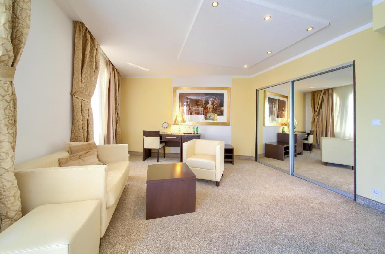 Hotel Marina Krk Town Luaran gambar