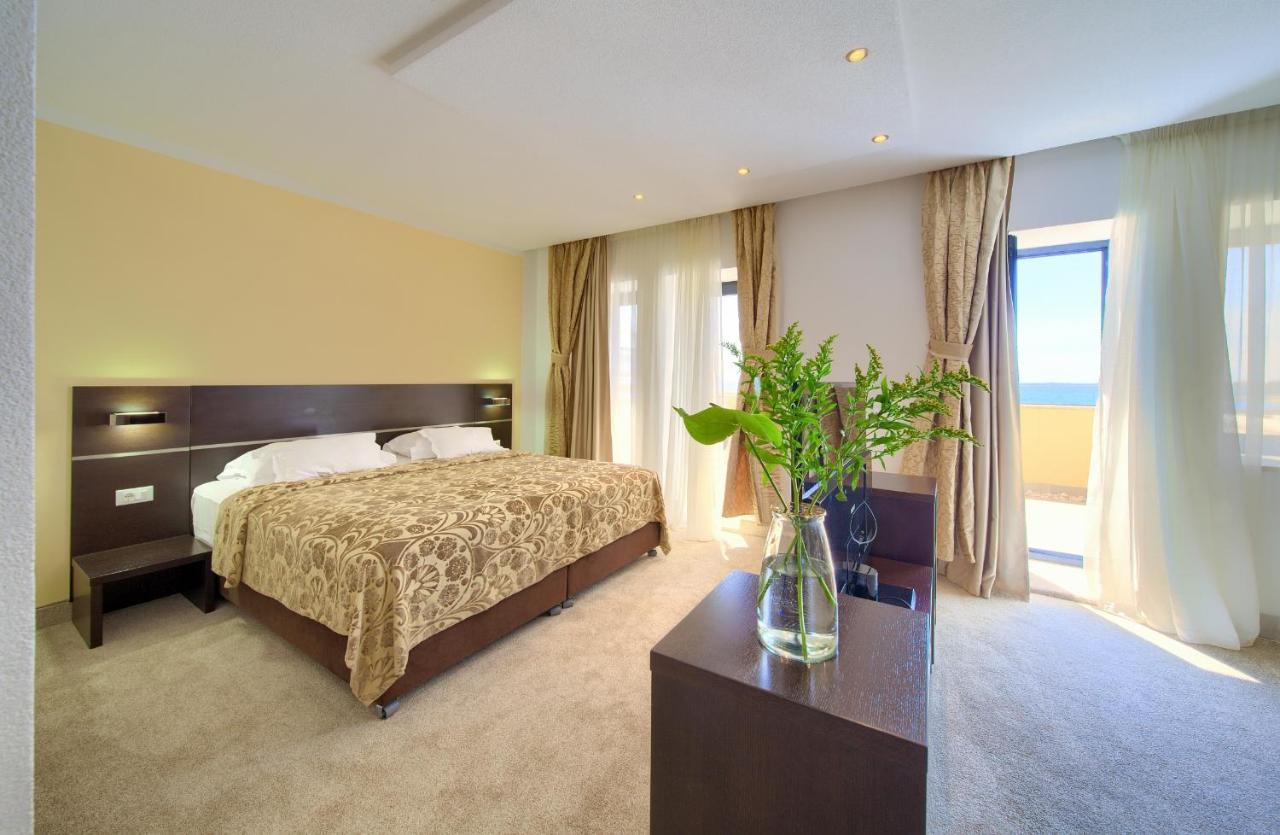 Hotel Marina Krk Town Luaran gambar