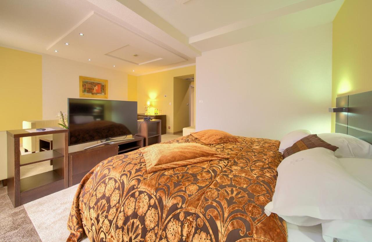 Hotel Marina Krk Town Luaran gambar